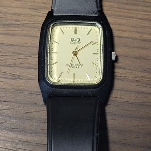Q&Q vintage quartz watch (by Citizen)